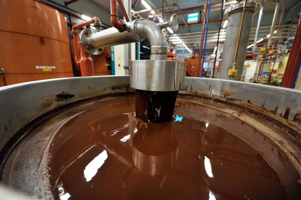 Cierra la fábrica de chocolate más grade del mundo por casos de salmonela