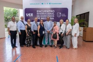 UCE realiza encuentro con egresados escuela de medicina