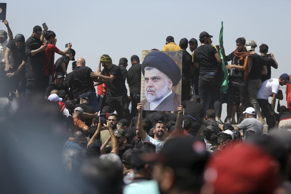 Manifestantes irrumpen en el Parlamento de Irak por 2da vez