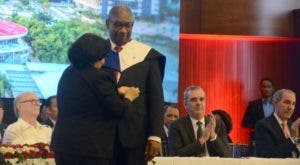 Beltrán dice llevará UASD a la excelencia