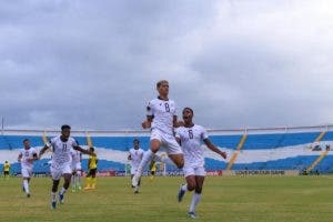 Azcona y Montes de Oca incluidos en 11 ideal de Concacaf