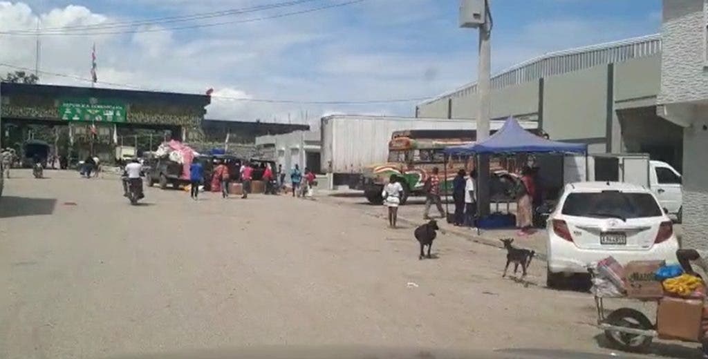 Shootout between merchants in Elías Piña leaves one dead It was reported that the shooting occurred after a dispute over the positions between established merchants for some time, and a group of new businessmen who wanted to occupy the positions.