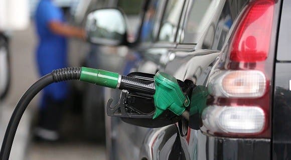 Gobierno congelan precios combustibles nuevamente