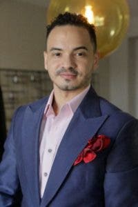 Diseñador de moda Jonathan Melo Ellis lanza nueva colección