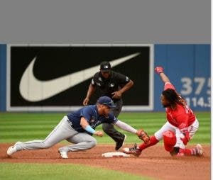Guerrero produce 3 en triunfo de Azulejos 9-2 sobre Rays