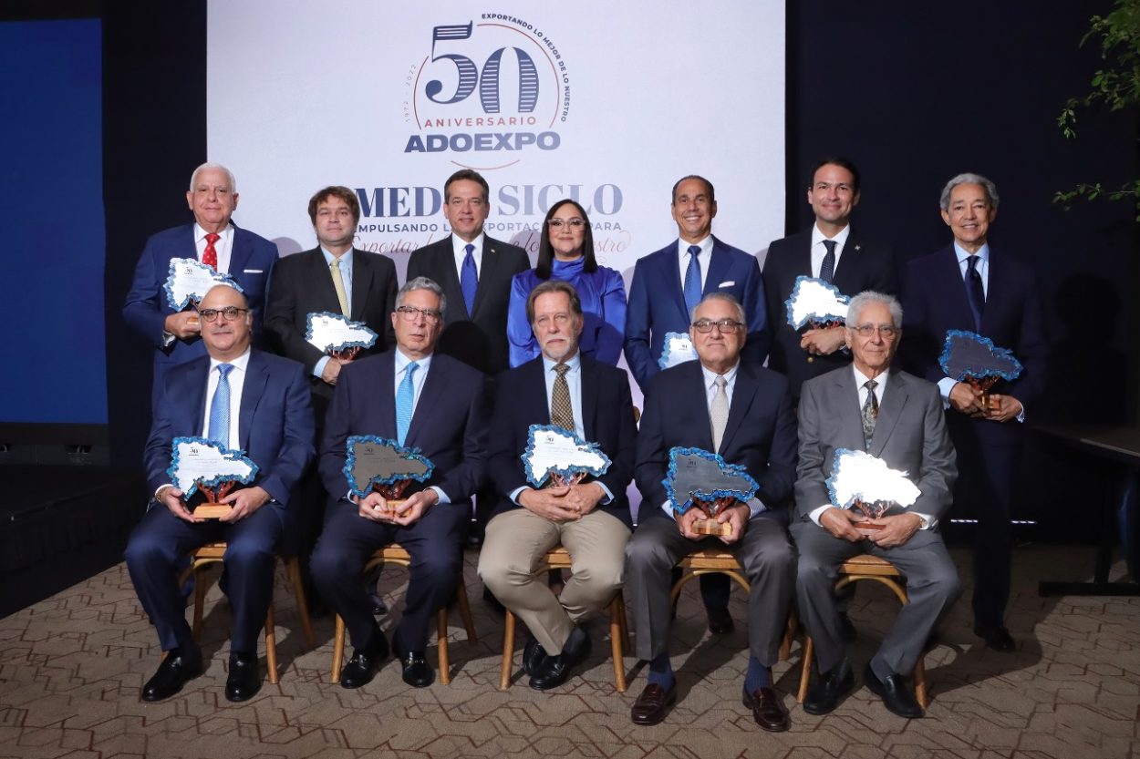 Adoexpo reconoce fundadores