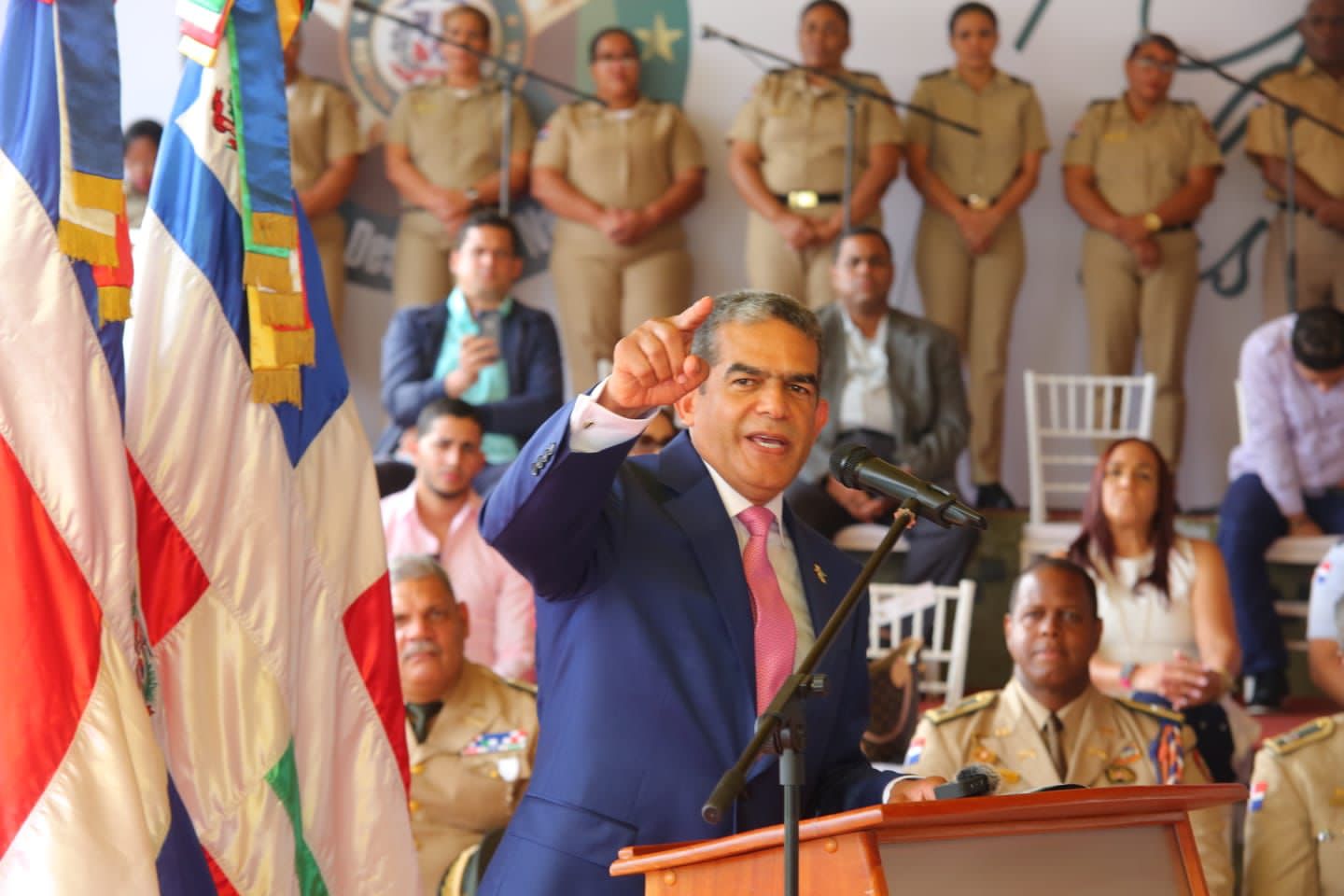 Llama a respectar conciencia de los militares