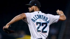 Sandy Alcántara continúa indescifrable; Marlins vencen a Angelinos