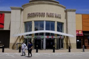 Tres muertos en tiroteo centro comercial en Indiana