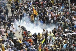Sri Lanka: Manifestantes asaltan casa y oficina presidencial
