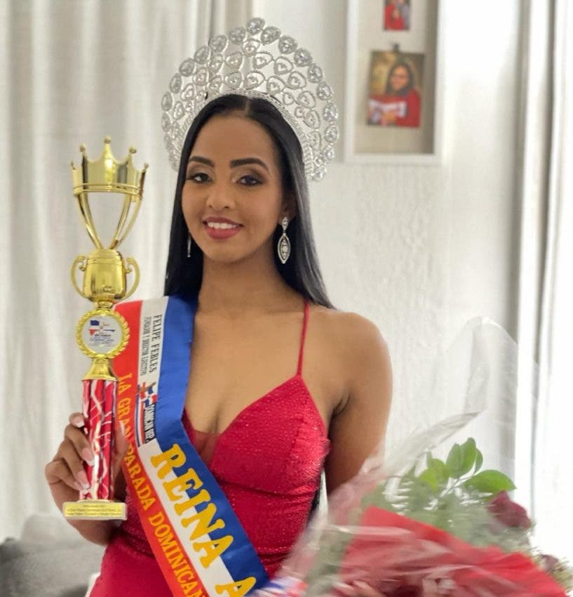 Melody Díaz gana título Reina Adulta