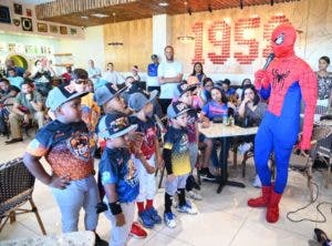 DPK entrega uniformes para torneo infantil en divertido acto
