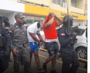 Policías en Cattleya: Otro caso