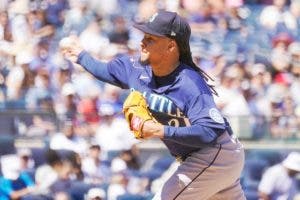 Dominicano Luis Castillo debuta con los Marineros con un triunfo ante Yanquis