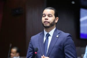 Proyecto busca pago prestaciones servidores públicos