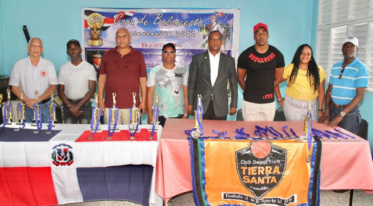 Dedican 6ta Copa de Baloncesto Restauración 2022 al ministro de Defensa Tte Gral Carlos Luciano Díaz Morfa ERD.