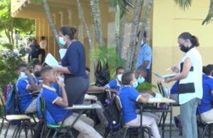 Estudiantes sin aulas