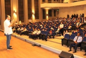 PN y Defensor del Pueblo presentan Constitución Animada