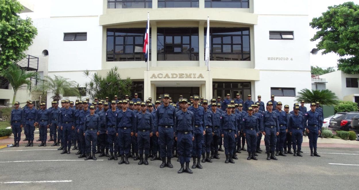 DNCD gradúa 76 agentes y 20 binomios; reforzarán lucha contra narcotráfico