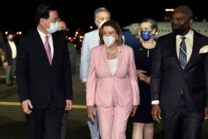 Nancy Pelosi llega a Taiwán en desafío a Beijing