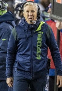 Entrenador de Seahawks elogia versatilidad del español J.J. Arcega-Whiteside