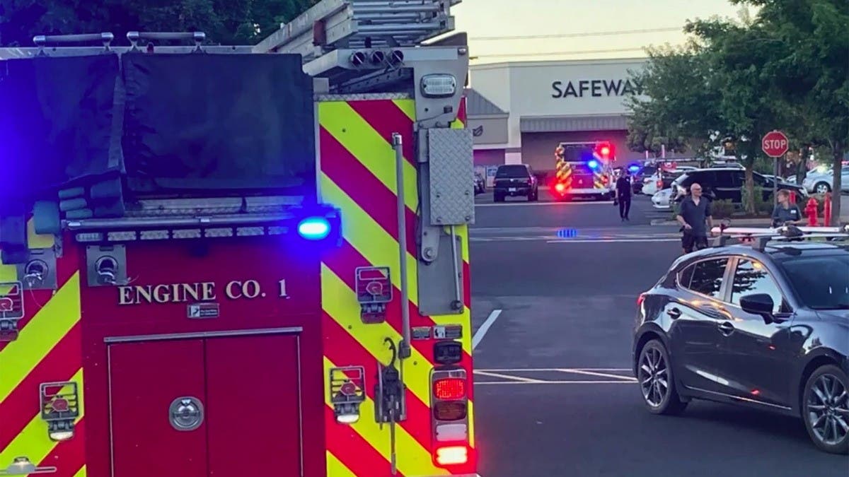 Al menos 3 muertos en tiroteo supermercado Oregon