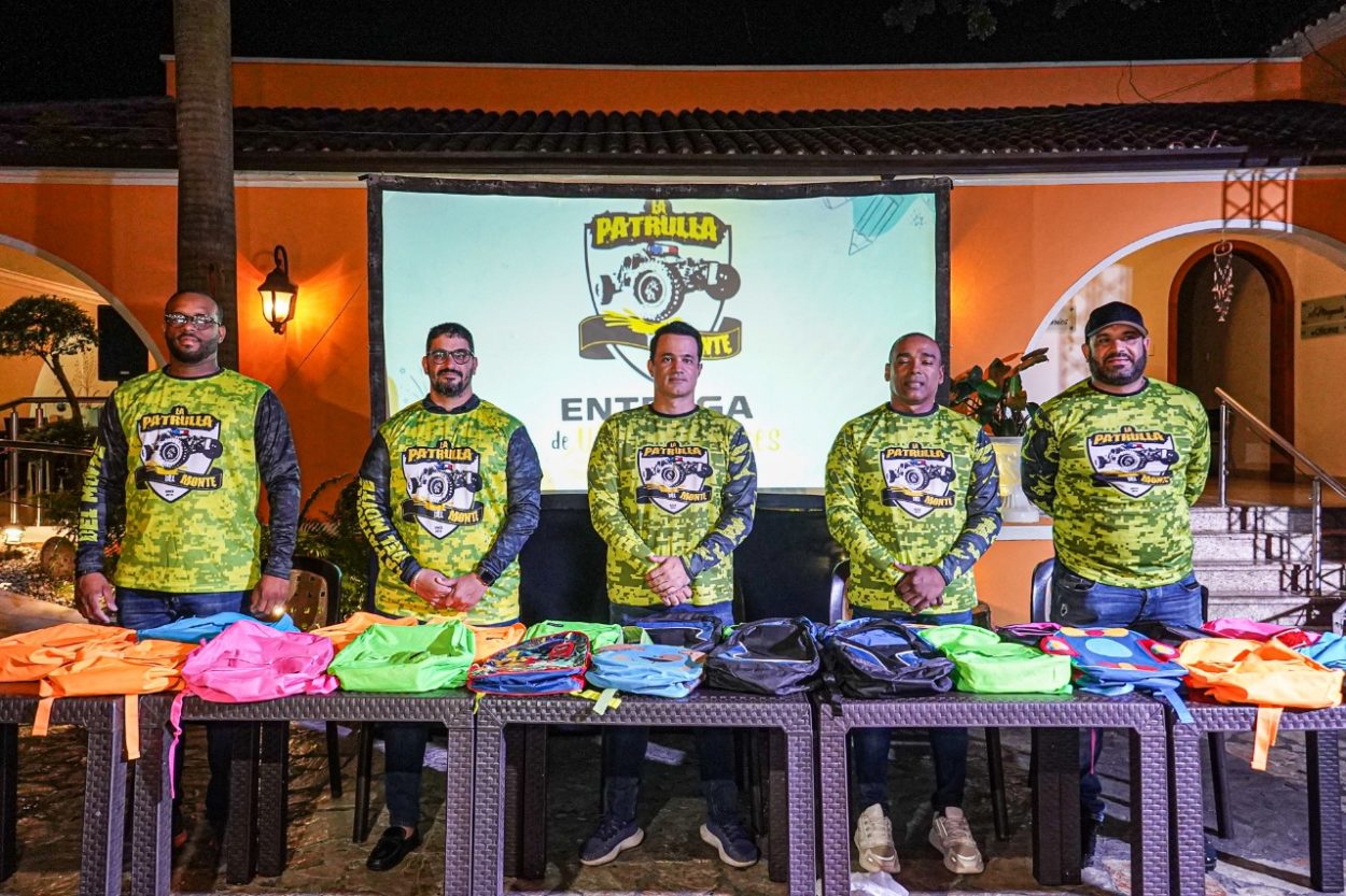 Patrulla del Monte entrega Kit escolares