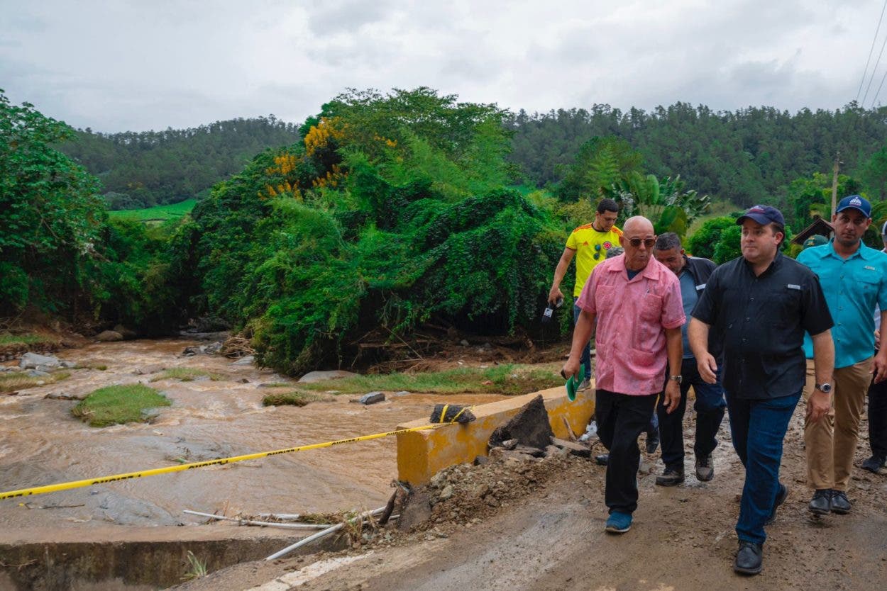 Gobierno va en auxilio familias afectadas por lluvias en Jarabacoa