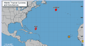 Huracán Danielle pierde fuerza y tormenta Earl puede fortalecerse