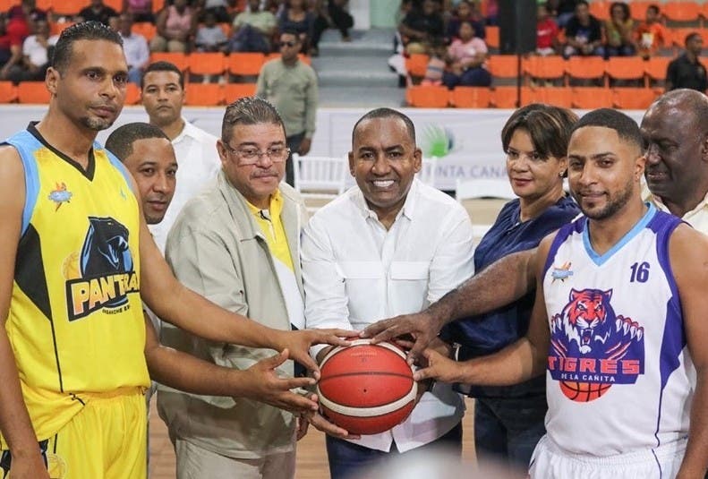 Panteras vencen en apertura del basket de Boyá