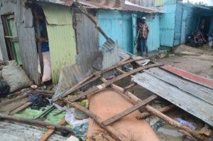 Fiona deja unas 2 mil 40 viviendas sin electricidad