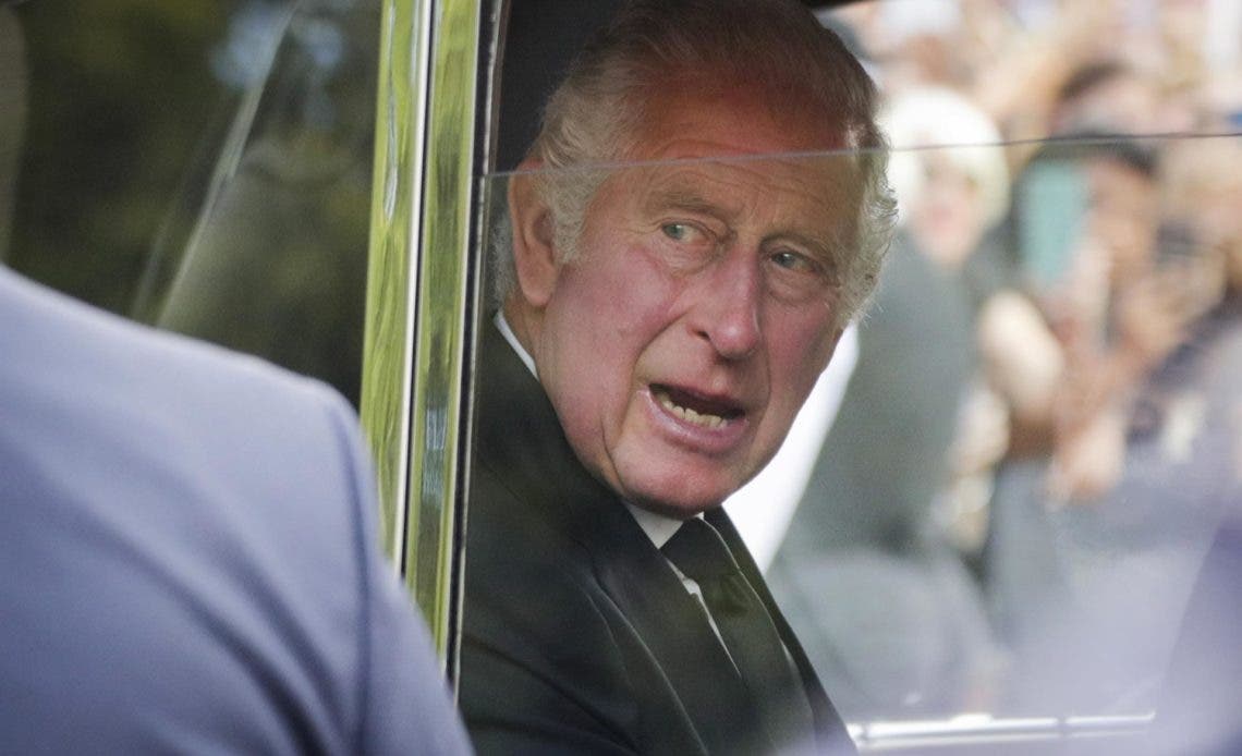 Los enfados de Carlos III, primer problema de imagen para el nuevo rey