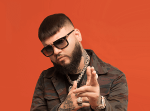 Farruko firma un acuerdo global
