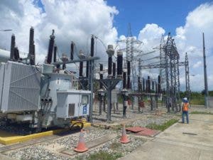Edeeste restablece servicio eléctrico en  Boca Chica