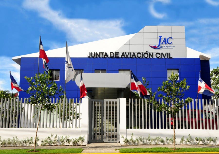 Aerolínea venezolana solicita extensión de permiso a la JAC