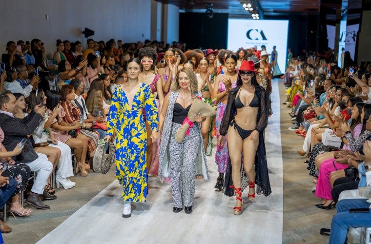 Ropa moderna y vanguardista en el RD Fashion Week 22