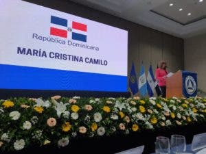 Parlacen reconoce a María Cristina Camilo