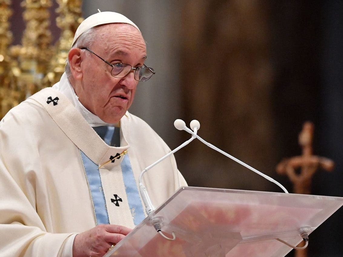 Papa asegura se evitarían conflictos con más mujeres en el poder