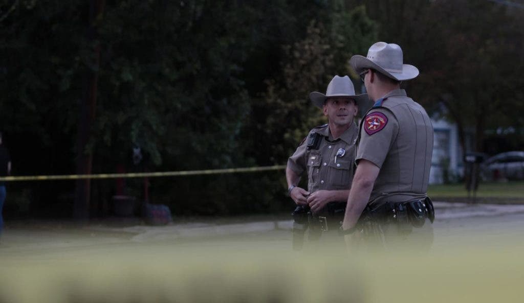 Tiroteo deja 2 heridos en parque cercano a monumento víctimas Uvalde