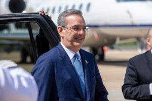 Abinader llega al aeropuerto Ronald Reagan de Washington