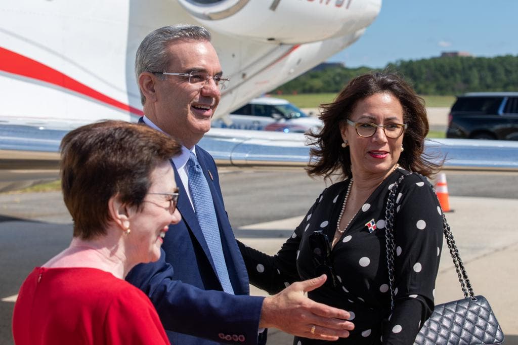 Abinader llega al aeropuerto Ronald Reagan de Washington
