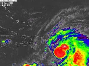 Fiona ahora es huracán y amenaza RD