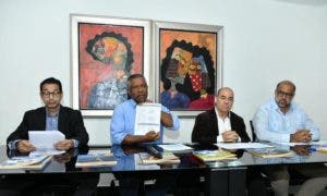 Editores y distribuidores de libros defienden calidad de sus textos
