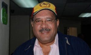 Luis Acosta en repartidera es un gallo