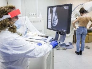 70 % de latinoamericanas con cáncer de mama llegan tarde al diagnóstico