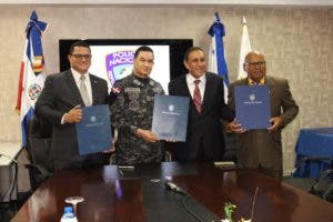 Policía firma acuerdos médicos para pensionados