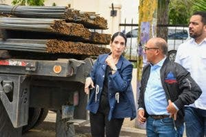 Comisión Presidencial inspecciona junto a primera dama zonas azotadas en La Romana
