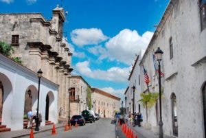 Realizan censo de negocios Ciudad Colonial