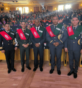 Oficiales de FFAA y PN culminan con éxito maestría en España