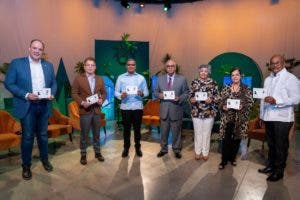Ponen en circulación sello Casandra Damirón